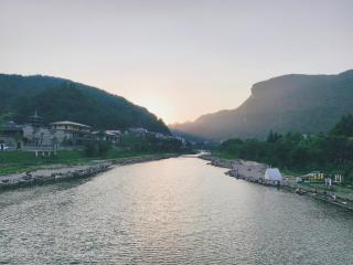 GUI YUAN ZHEN PIN HOTEL- Approximately 3 kilometers from the East Gate of Zhangjiajie National Forest Park - Free one-way pick-up or drop-off service for over 4 nights - English speaking customer service - 0