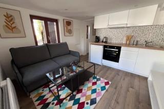 Soh Rent Appartement Schiltigheim proche Strasbourg terrasse -Tv - 7