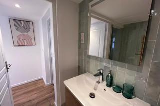 Soh Rent Appartement Schiltigheim proche Strasbourg terrasse -Tv - 3