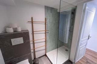 Soh Rent Appartement Schiltigheim proche Strasbourg terrasse -Tv - 2