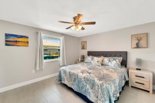 Waterfront Oasis Pool Mini Putt - 1