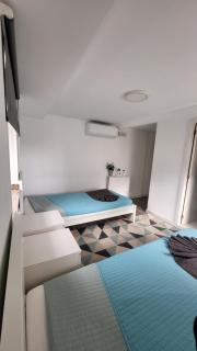 Joe & Vera's Vintage - 7