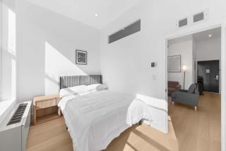 19-4G 2BR 2Baths Luxury Apt East Village - 1