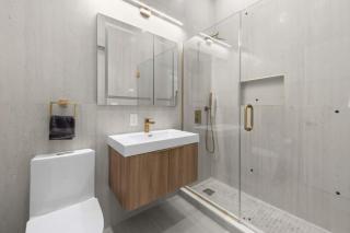 19-5D 2BR 2Baths Luxury Apt East Village - 2