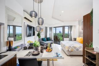 Stylish Studio at Tambuli Residences Ocean View by Dominik Studio Apartment with Pool Access & Balcony in Mactan - 0
