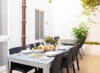 Villa Luciano - Rooftop Jacuzzi, BBQ, Billiards & Steps from Sea - 6