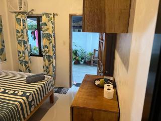 GJES Lodge AND GUESTHOUSE - 2