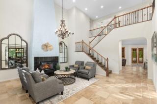 Lux Coachella Oasis Pool Gym Bar and Golf Green - 1