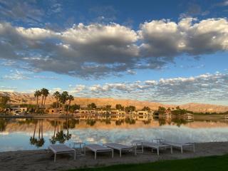 Peaceful Lakefront Villa with Pool and Dock Access - 3
