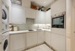 Stunning 1,000 sq ft Fulham Basement Flat - 4