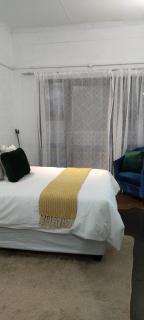 Urban stay with Exquisite Views & Big Balcony in Maboneng - 5