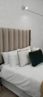 Craftmanship Urban stay with Exquisite Views & Big Balcony Maboneng - 3