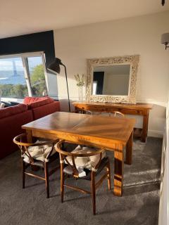 Holywood Hideaway 2BR Retreat - 1