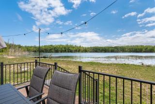Quiet and Cozy Lakefront Home Near Mt Boyne - 9