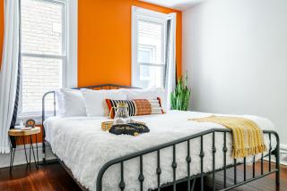 Prime Location Top Rated Clean Parking Free! - 7