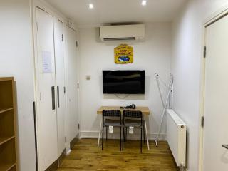 Charming one bedroom flat in central London - 9
