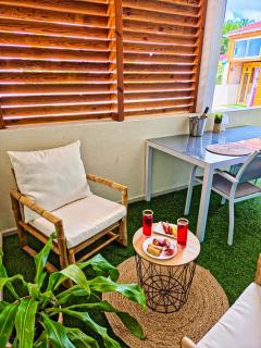 Evasion en plein cœur de la ville Studio Jacuzzis Sauna et piscine au centre de Port-Louis - 4