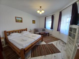 Piramis Pihenőpark - 2