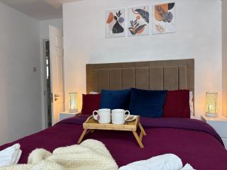 Modern & Spacious 3BR House Bracknell - Berkshire - 2