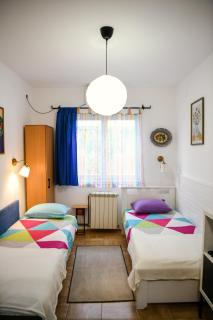 Studio5, sa parkingom, centar Obrenovca - 9