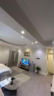 Modren Apartments close to airport شقق أنيقة بالقرب من المطار - 5