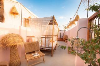 Fully Private Riad Lalla Zahra - Private Cook - 10min walk Jemaa El Fnaa - Rooftop - Pool - Air Conditioning - 3