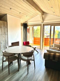 Séjour lumineux avec vue sur les cimes - 6