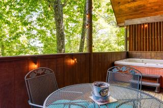 Starry Night Cabin in Wears Valley just minutes from Cades Cove - 9