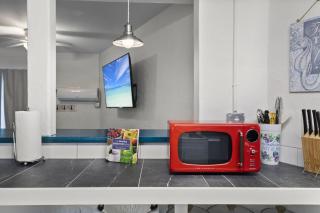 New! 2 Blocks To The Beach, Grill - 6