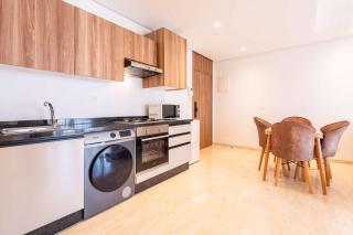 Cozy Studio with Pool & Parking - 2