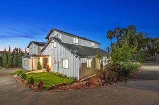 Spacious Modern Farmhouse Retreat with Two Kitchens and Pool - Ideal for Large Groups and Families - 4