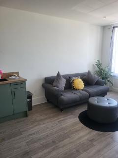 Modern 2-Bedroom Seaview Apartment in Herne Bay - Greenhill - 7