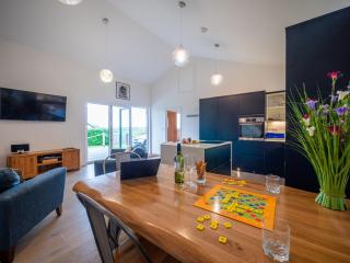 Log Cabin On Family Farm With Countryside Views - 8