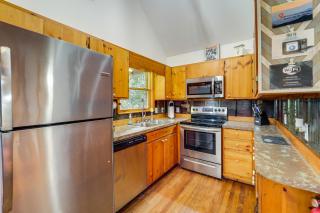 10 Mi to Sugar Mtn Blue Ridge Family Cabin - 2