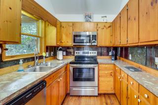 10 Mi to Sugar Mtn Blue Ridge Family Cabin - 1