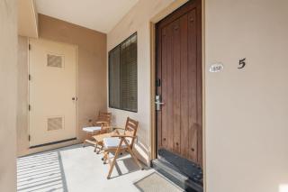 La Quinta Modern Condo with Hot Tub and Resort Vibes - 4