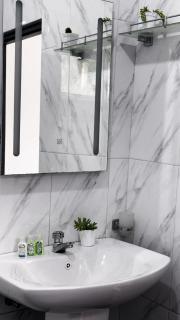 Sunny Brook Bungalow - 7