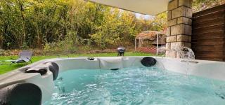 LE JARDIN SECRET EXPERIENCE - - Balneo SPA Jardin & BBQ - Elegance & Confort - CLIMATISATION - FAMILY & ANIMAUX Welcome -Elite Premium Properties Services - 4