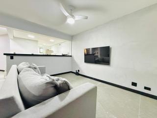 Casa com 3 quartos e Lazer de clube no condomínio Terras de São José Guarujá na Praia da Enseada para alugar por temporada - 2