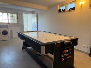 Luxury 6BR Villa Private Pool & Games Room Sleeps 12 - 5