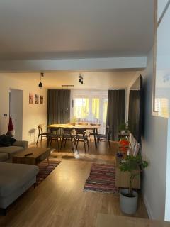 Dom pod orzechem - 0