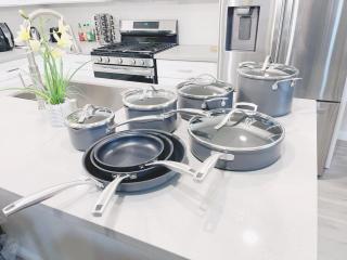 Near Strip Newly Remodeled Pool Villa 3BR 3BA - 1