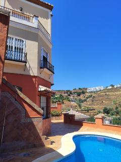 Villa con Piscina y Vistas al Mar entre Torrox y Nerja - 3
