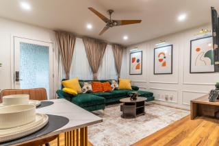 Cozy Luxe Escape, Raleigh 2BR Getaway, Sleeps 4, Pets, Kids & Business Travelers Welcome - 2