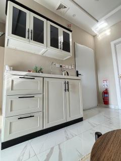 Boulevard View Luxury Apartment - 8