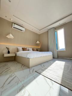 Boulevard View Luxury Apartment - 3