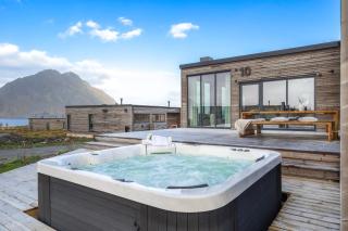 Arctic aurora lodge with jacuzzi and sauna - 1