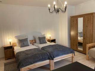 Alter Gutshof Kromlau Direkt am Schloss und Rhododendronpark, Terasse und Parkplatz - 0