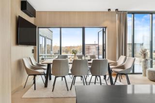 Arctic aurora lodge with jacuzzi and sauna - 8