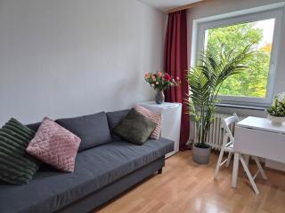 Bright & Quiet Studio - 7